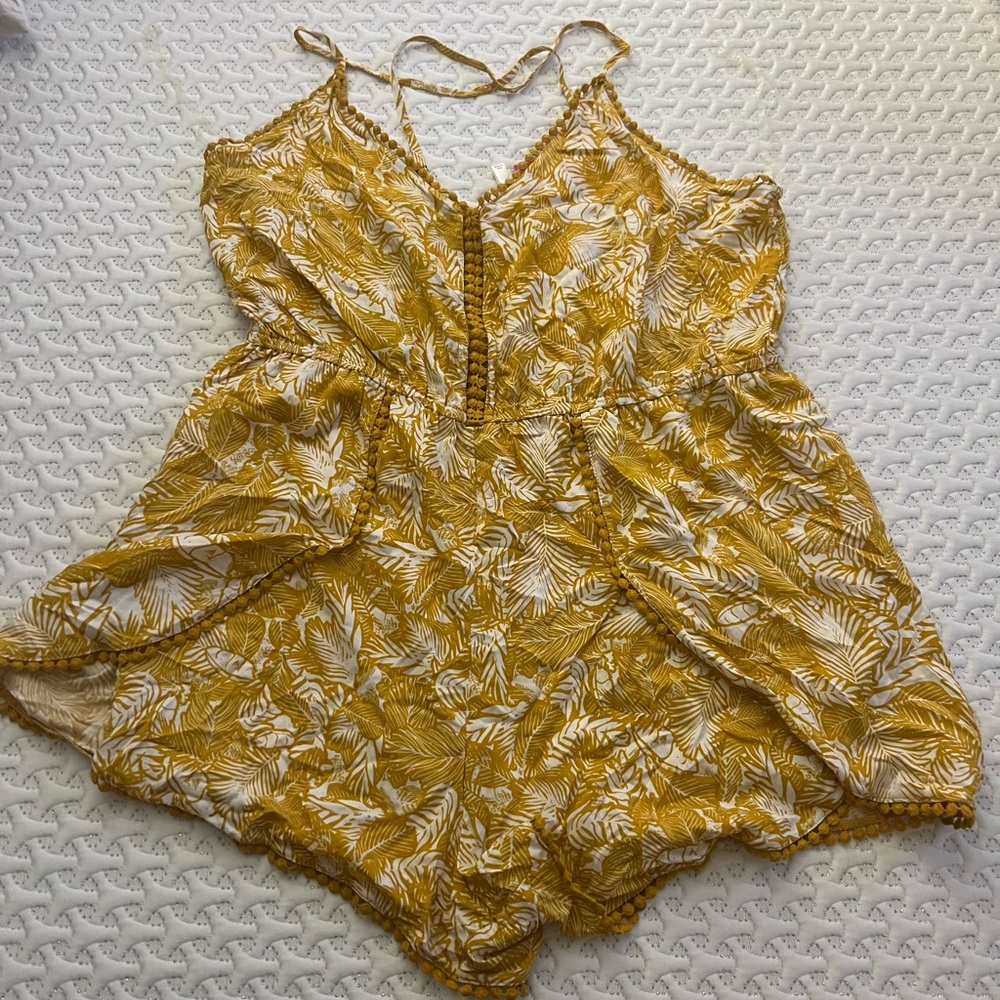 Tropical Yellow Leaf Print Romper
